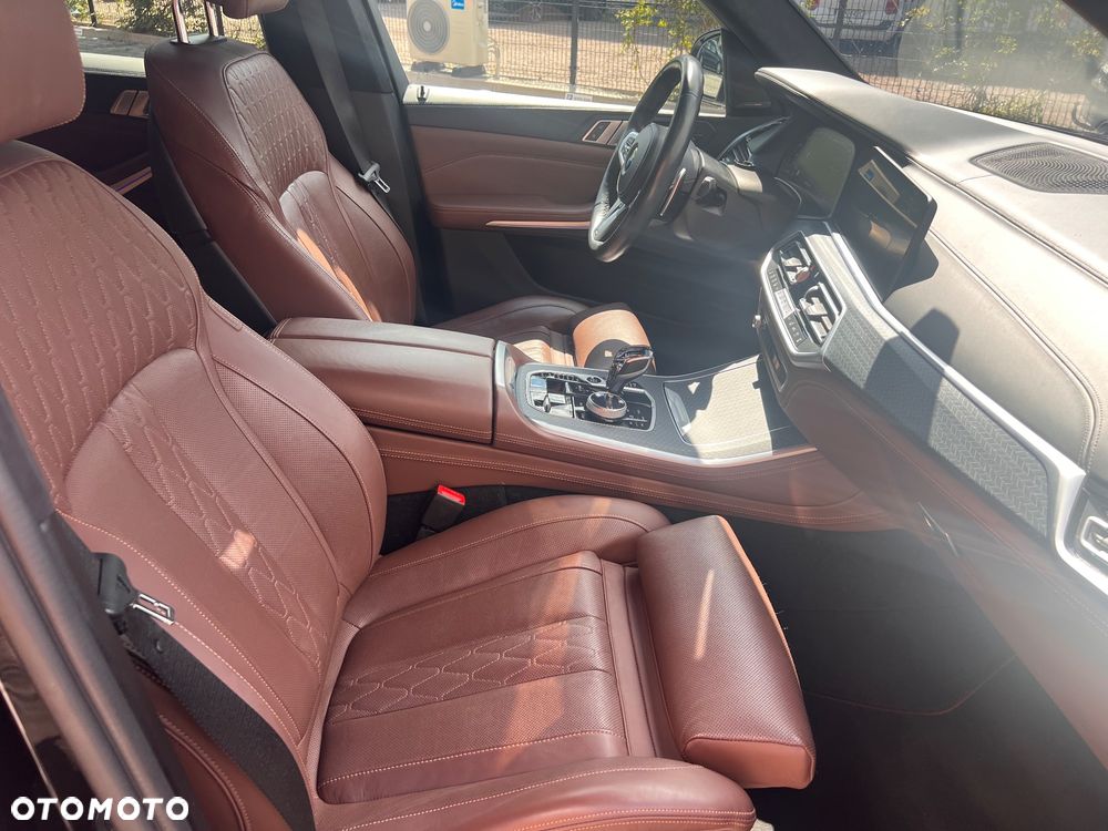 BMW X5 M M50i - 9