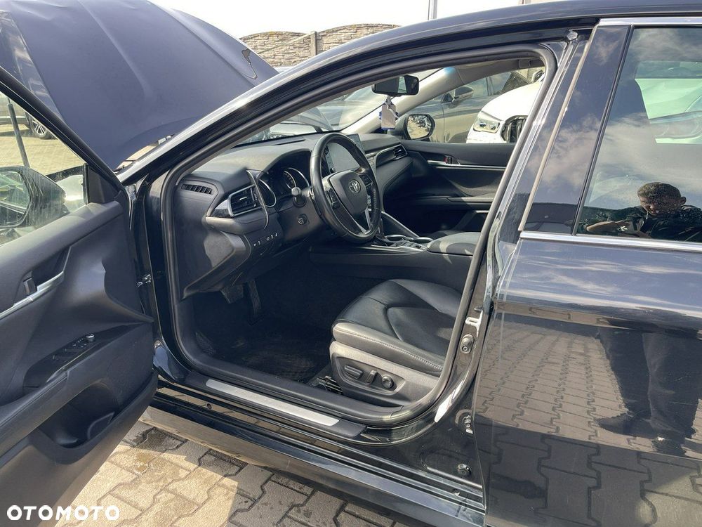 Toyota Camry 2.5 Hybrid Comfort CVT - 4