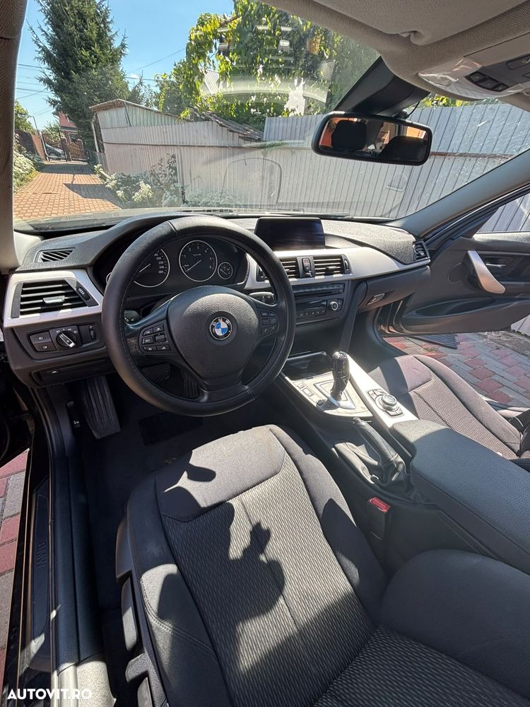 BMW Seria 3 320d Aut. - 26