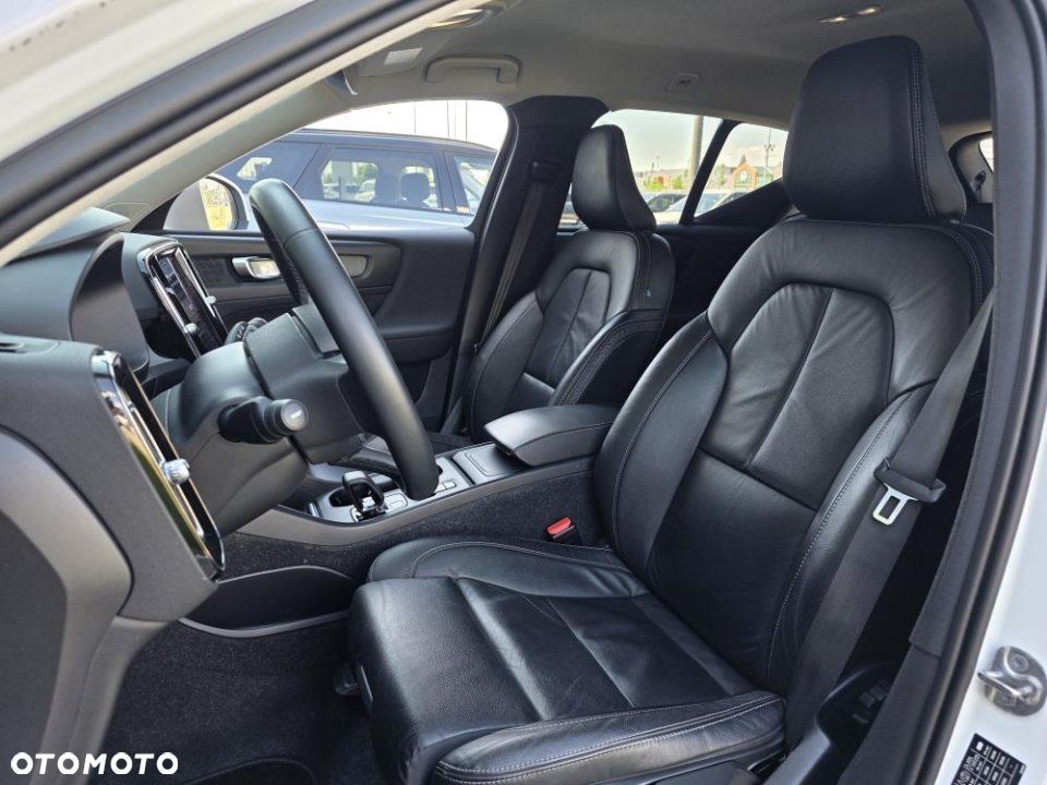 Volvo XC 40 - 18