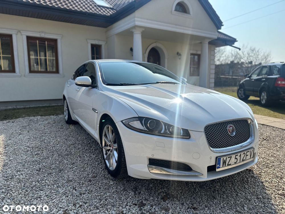 Jaguar XF 2.2 D Luxury - 9