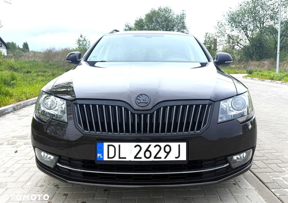 Skoda Superb 2.0 TDI Business DSG - 4