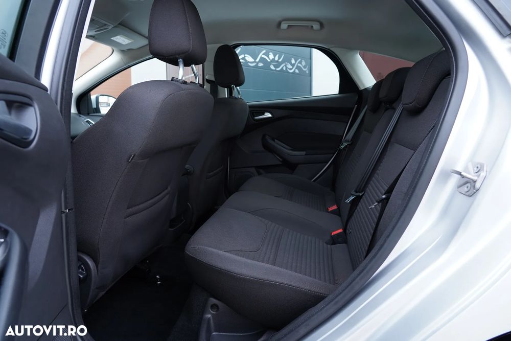 Ford Focus 2.0 TDCI Powershift Titanium - 7