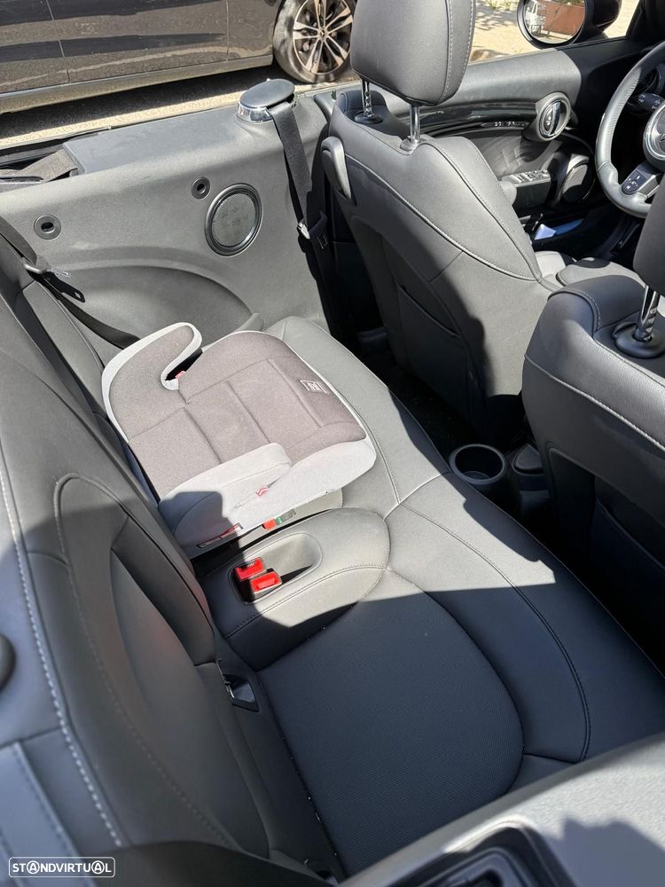 MINI Cabrio Cooper Premium Classic Auto - 12