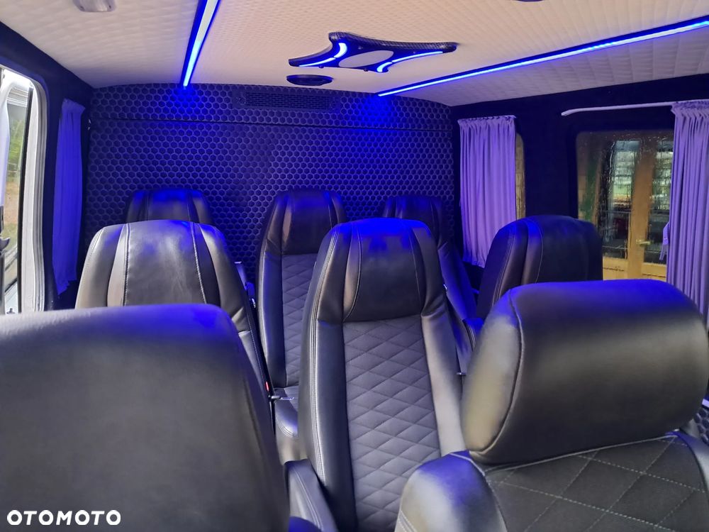Mercedes-Benz Sprinter 907.221 - 13