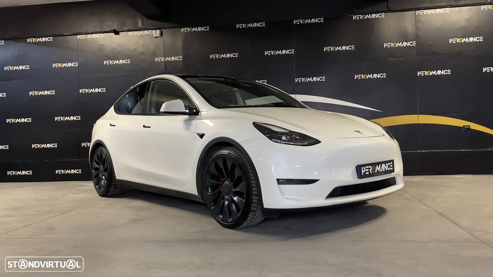 Tesla Model Y Performance Dual Motor AWD - 8