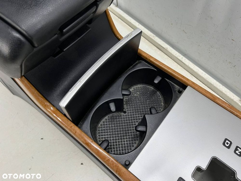 Tunel środkowy Hyundai Grandeur IV 05-11r. podłokietnik uchwyt na kubki - 10