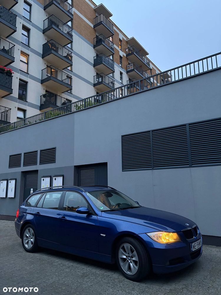 BMW Seria 3 320i - 1