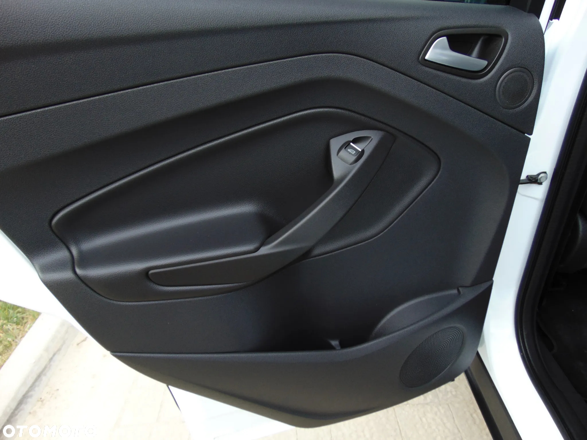 Ford Kuga 2.0 TDCi FWD Titanium - 27