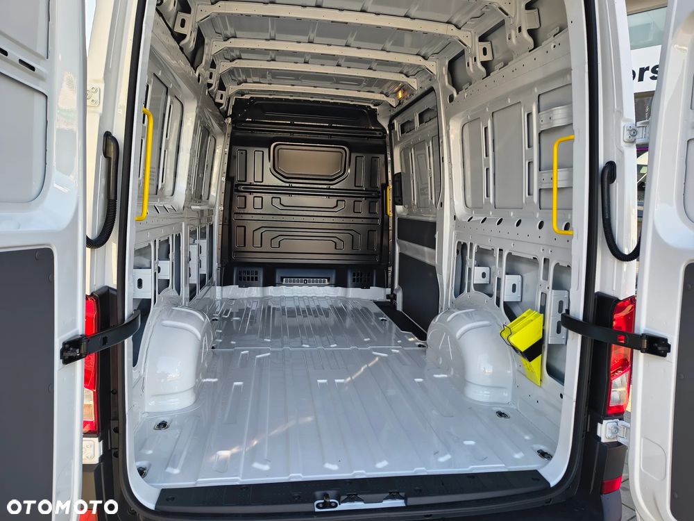 Volkswagen Crafter 35 2.0 TDI L3H3 177 KM AUTOMAT - 10