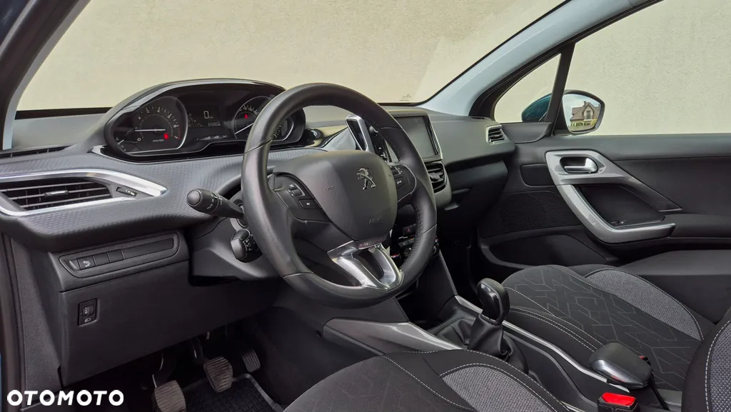 Peugeot 2008 1.2 Pure Tech Style S&S - 5