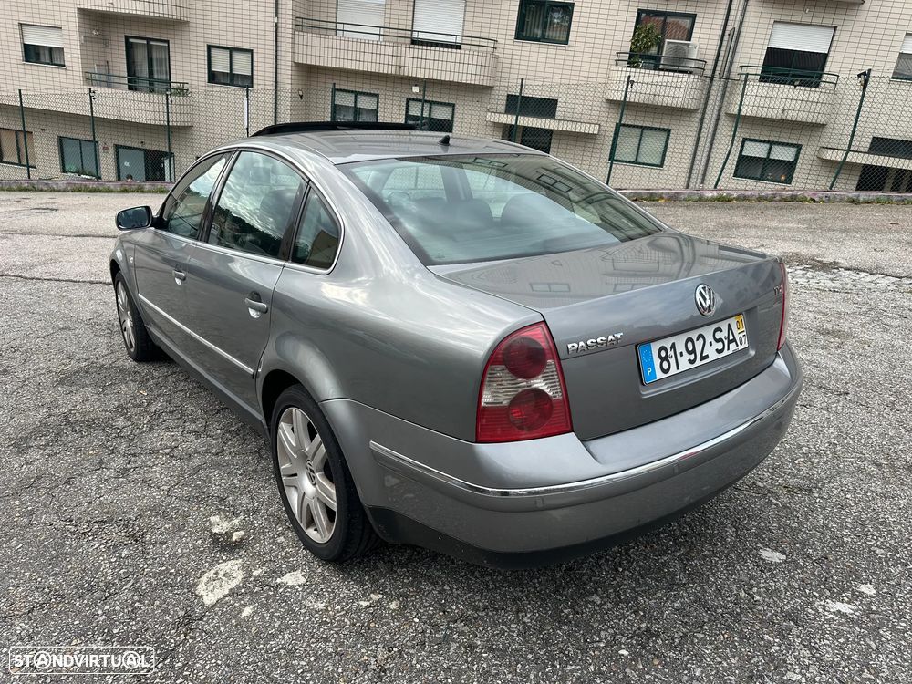 VW Passat 1.9 TDi Highline - 7