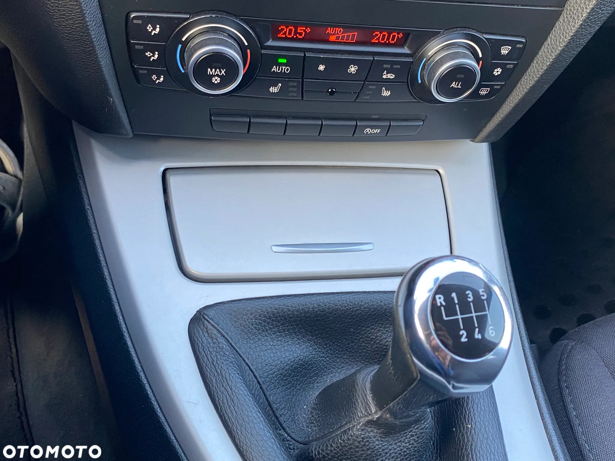 BMW Seria 3 318i - 26