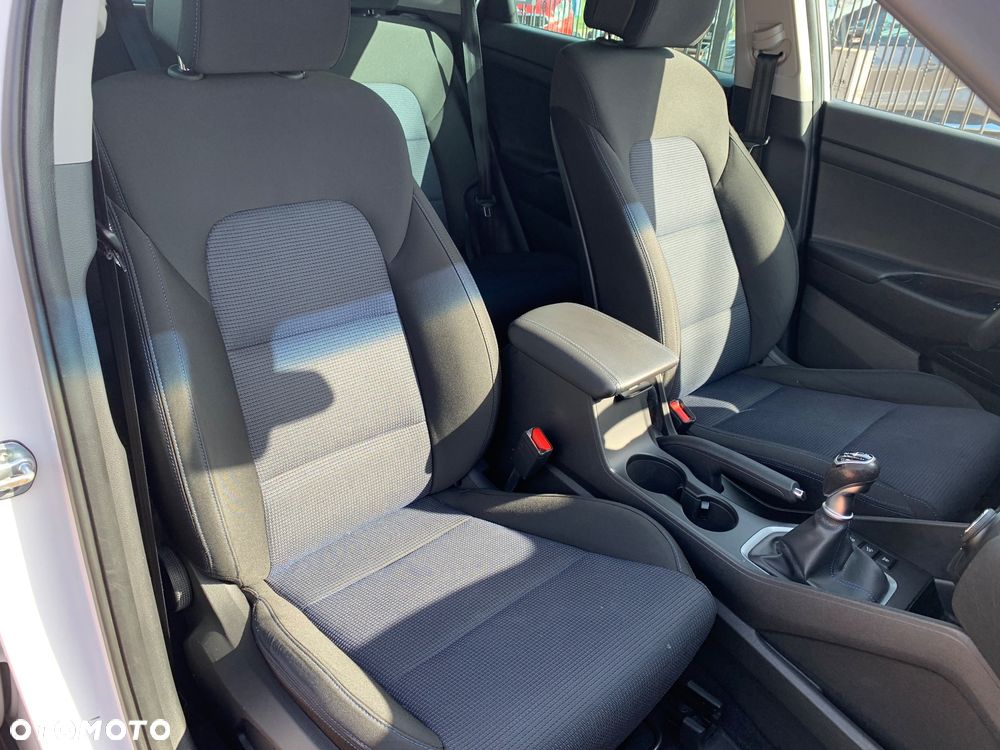 Hyundai Tucson 1.6 GDI BlueDrive Comfort 2WD - 25