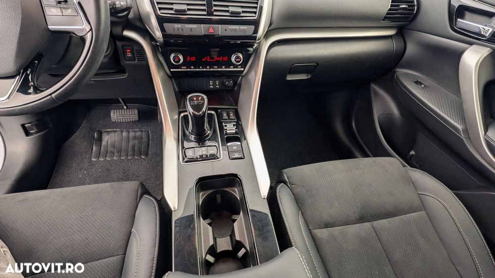 Mitsubishi Eclipse-Cross Plug-In Hybrid 4WD Plus Select - 14