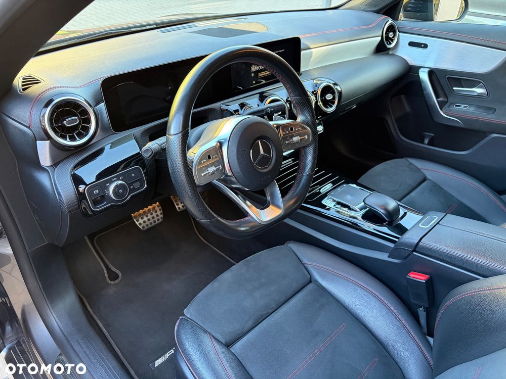 Mercedes-Benz CLA 220 AMG Line 7G-DCT - 12