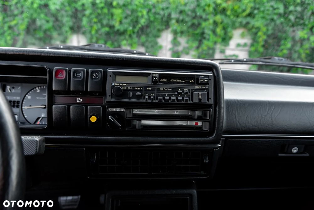 Volkswagen Golf - 30