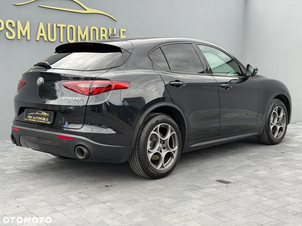 Alfa Romeo Stelvio 2.0 Turbo Q4 - 8