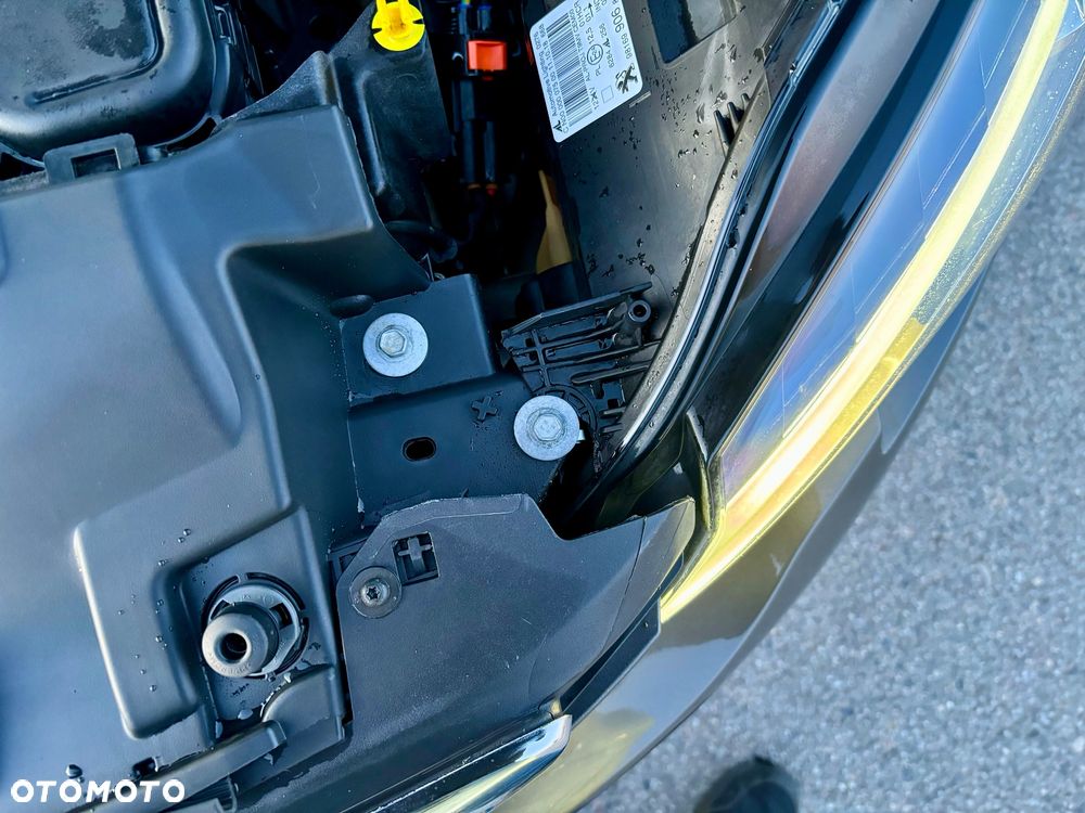 Peugeot 308 1.2 PureTech Allure S&S - 20