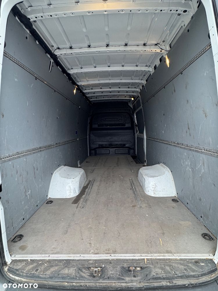 Mercedes-Benz Sprinter - 9