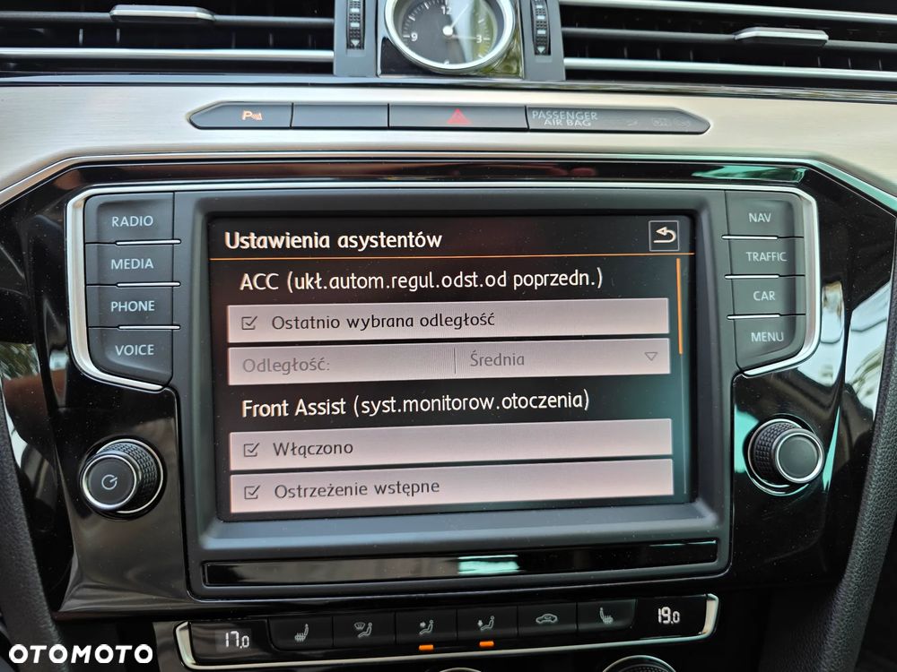 Volkswagen Passat 2.0 TDI BMT Highline - 17