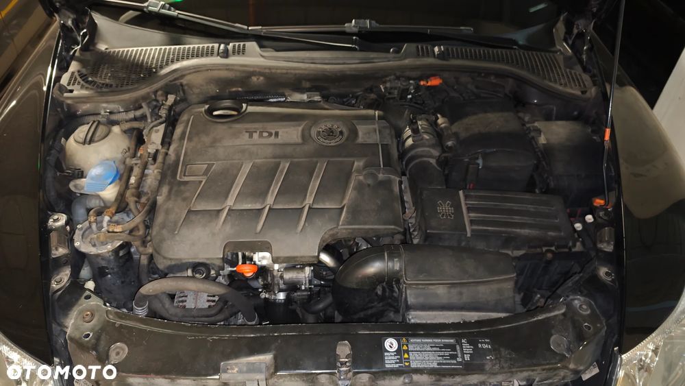 Skoda Octavia 2.0 TDI CR DPF RS - 35