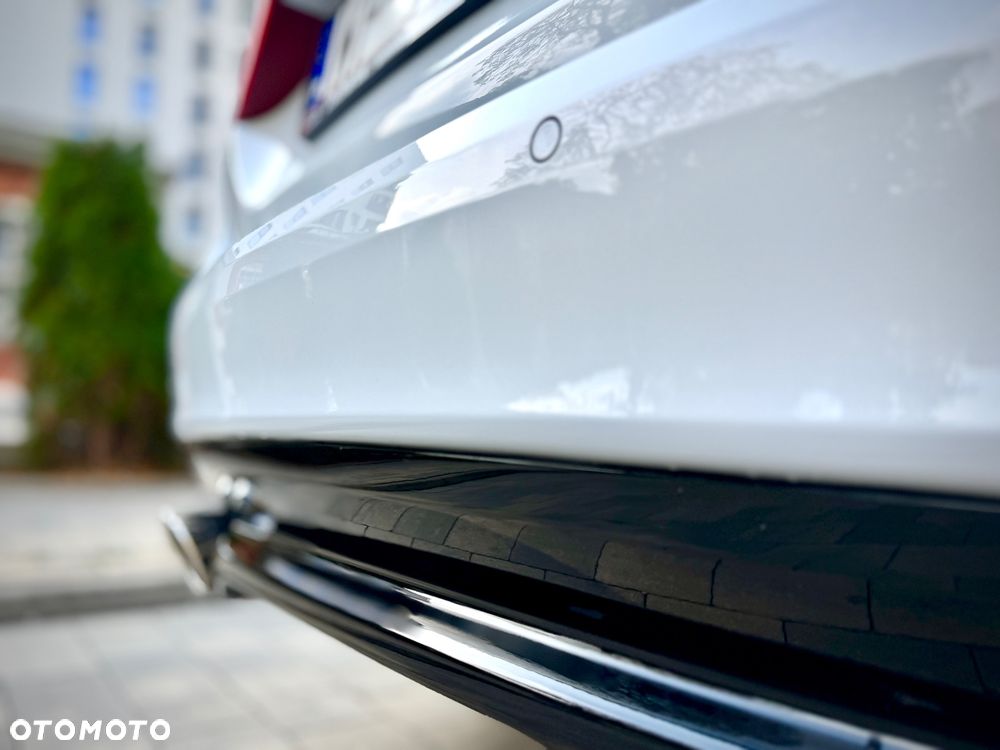 Jaguar XE 2.0 D R-Sport - 20