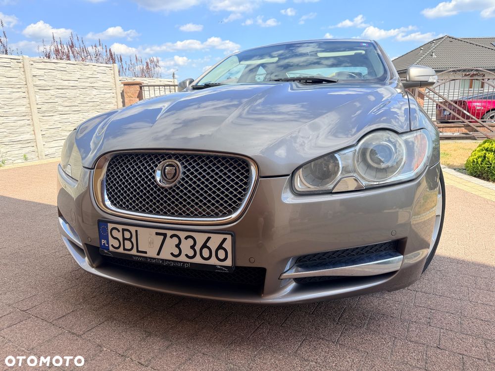 Jaguar XF 2.7 V6 Premium Luxury - 9