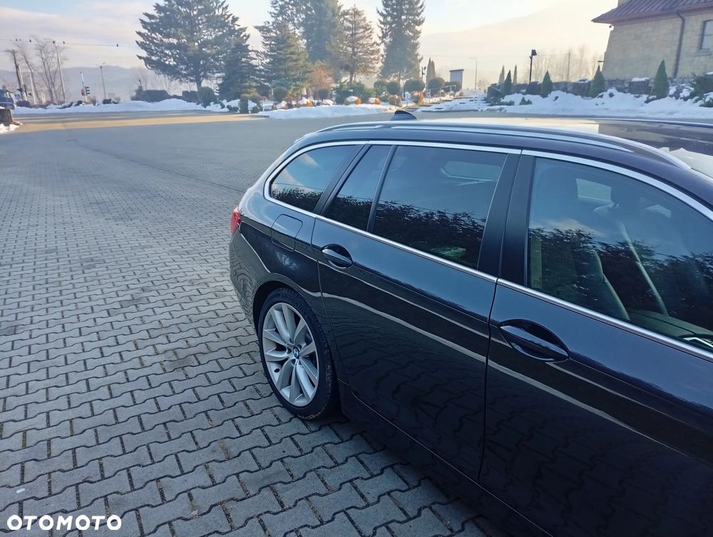 BMW Seria 5 525d xDrive Sport-Aut Modern Line - 9