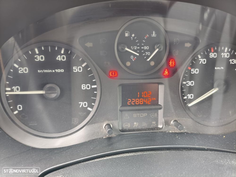 Peugeot PARTNER 1.6HDI LONGA IVA DEDUTIVEL - 17