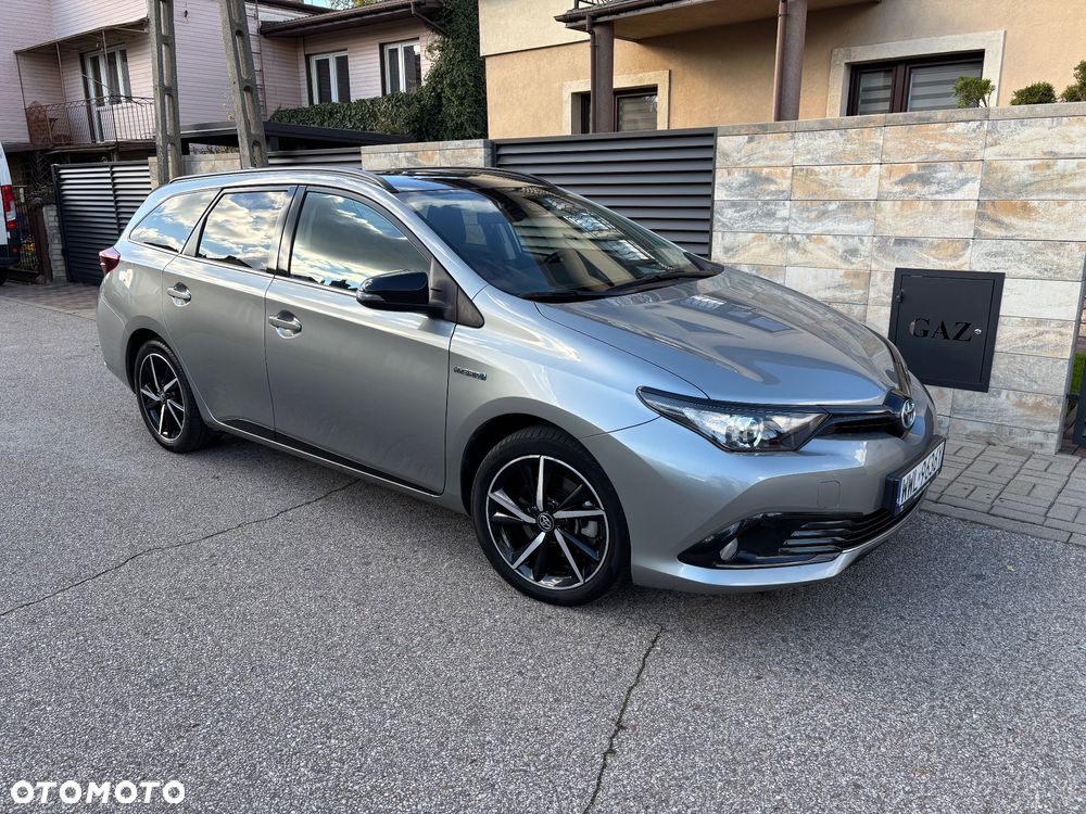 Toyota Auris Hybrid 135 Selection - 1