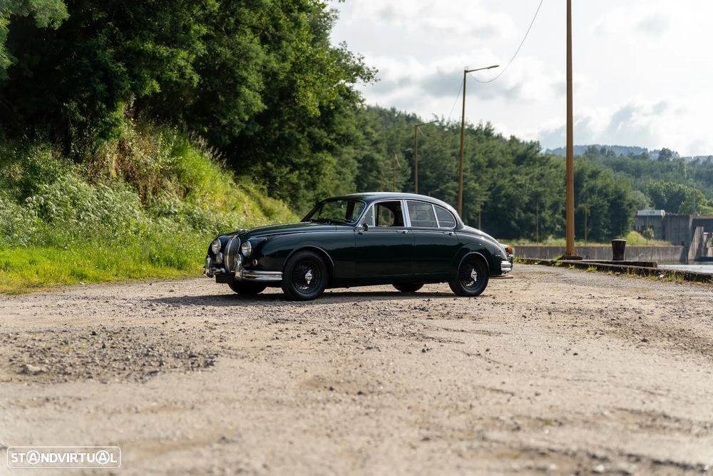 Jaguar MK II - 43