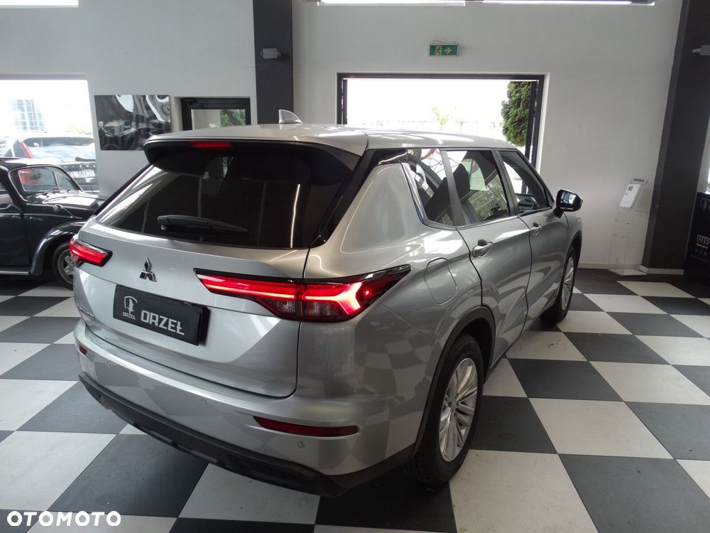 Mitsubishi Outlander - 5