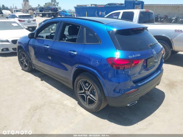 Mercedes-Benz GLA 250 4Matic 8G-DCT AMG Line - 5