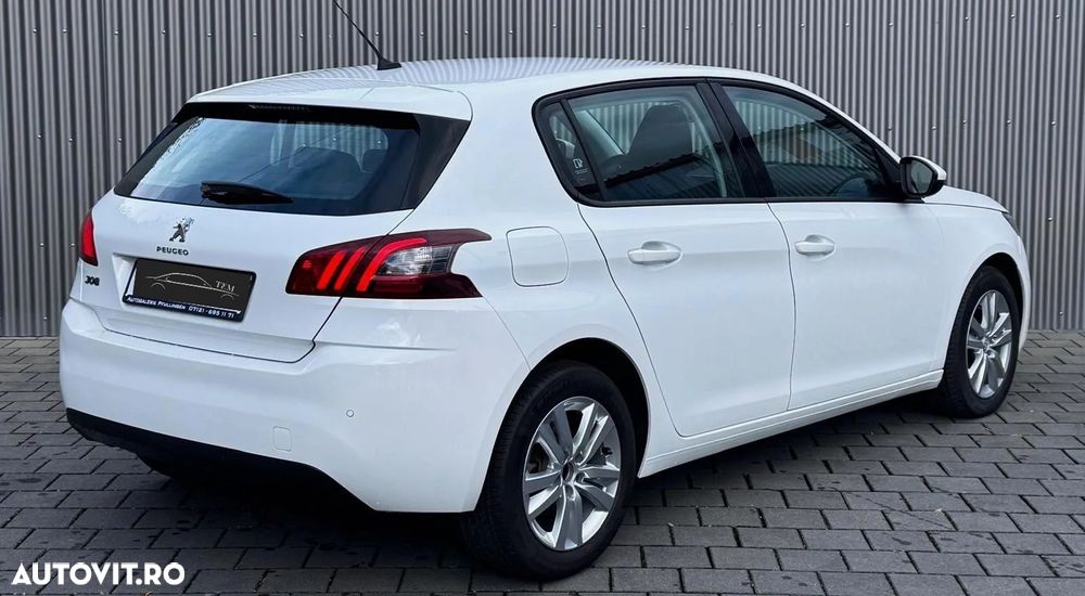 Peugeot 308 PureTech 130 GPF EAT8 Stop & Start Active Business-Paket - 3