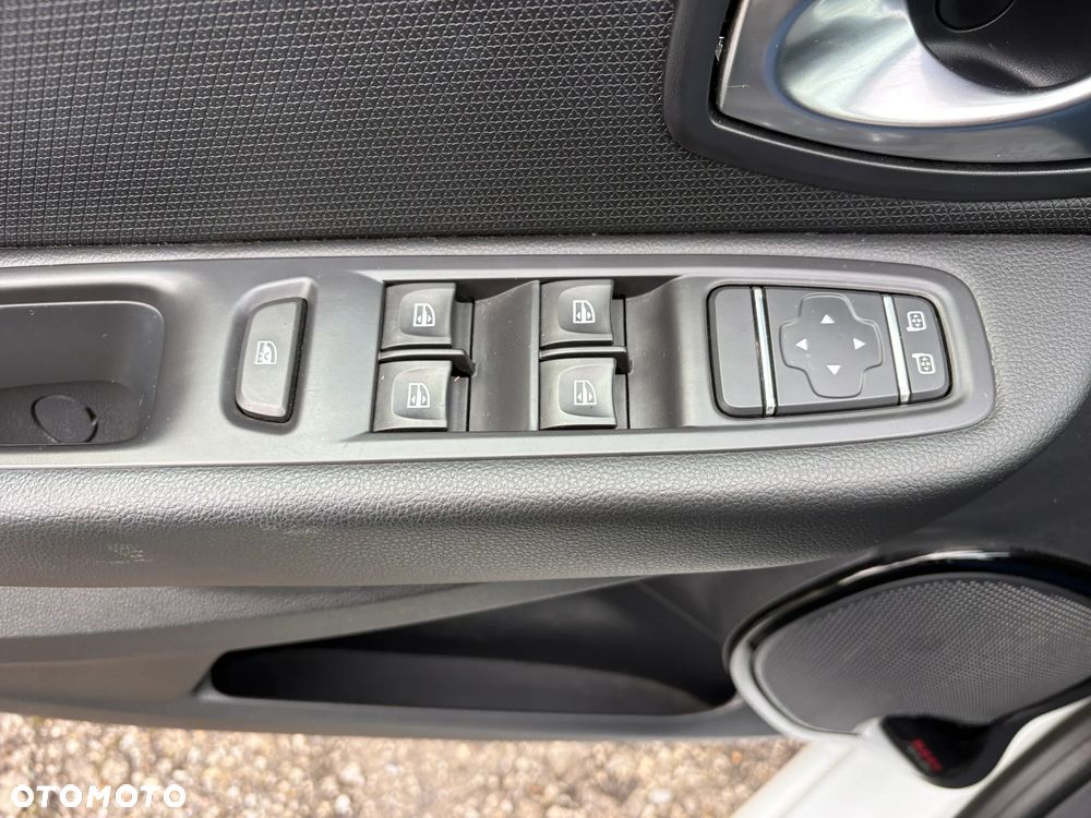 Renault Clio 0.9 Energy TCe Intens+ EU6 - 18