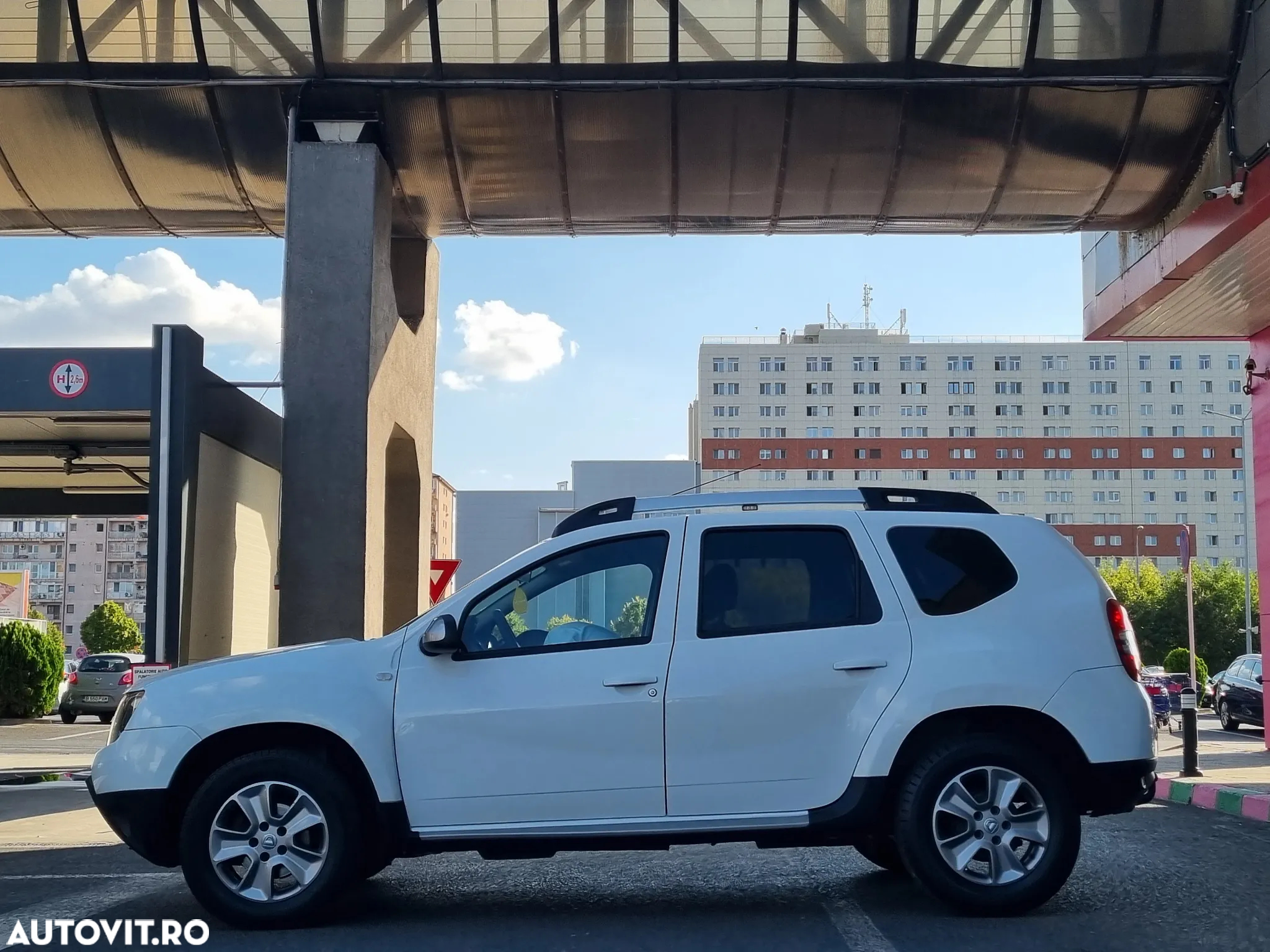 Dacia Duster 1.2 TCe 4x4 Laureate - 2