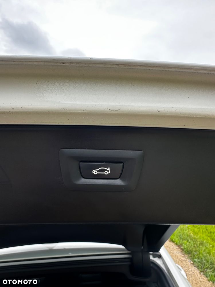 BMW Seria 5 520d - 29