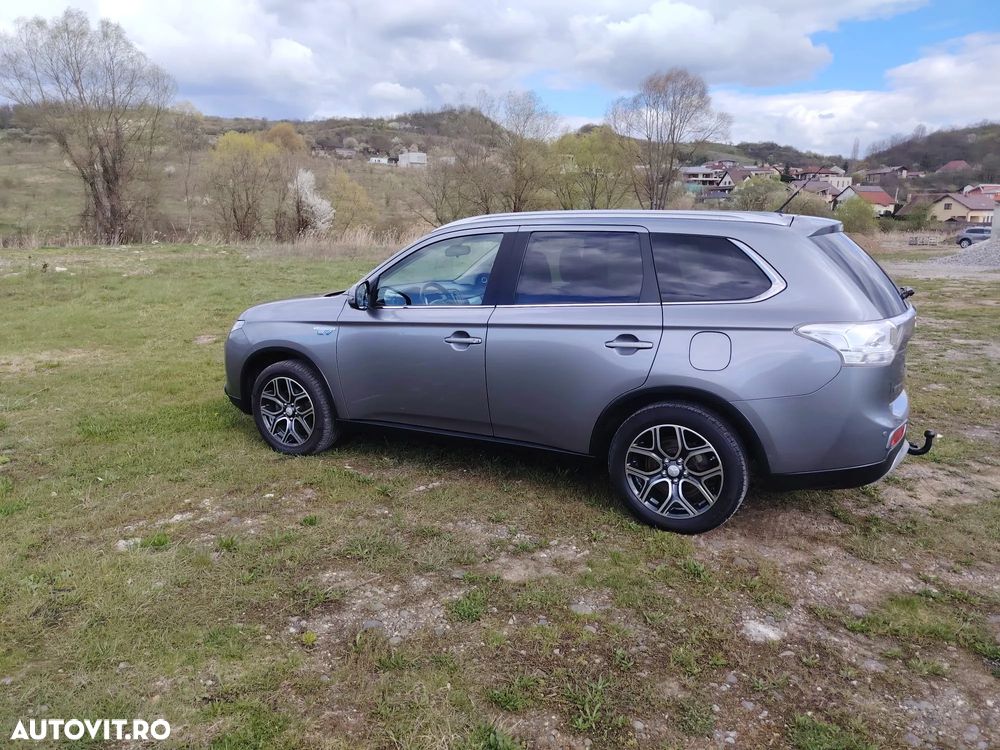 Mitsubishi Outlander 2.0 4WD Plus - 4