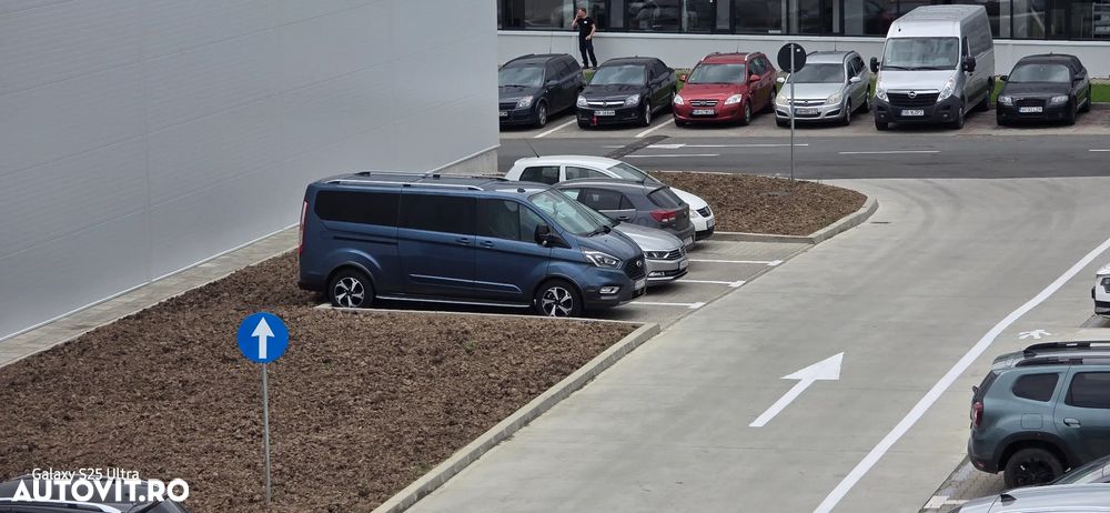 Ford Tourneo Custom - 19