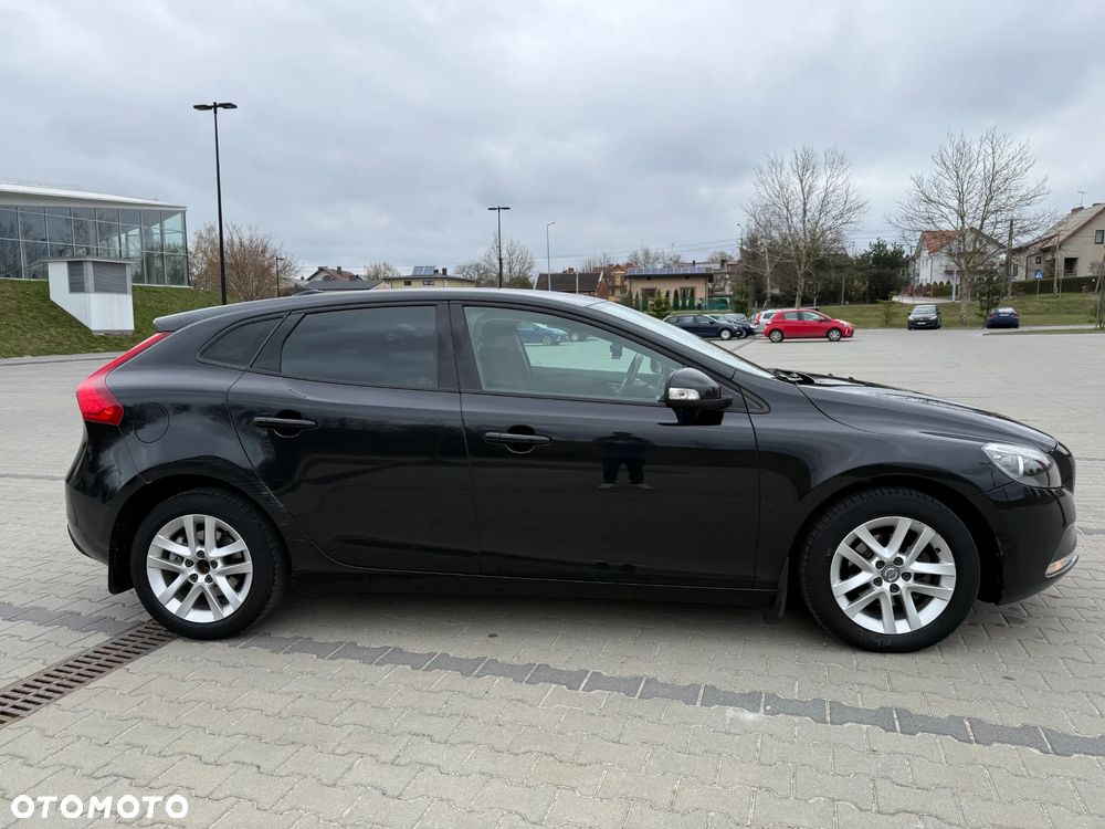 Volvo V40 D2 Momentum - 2