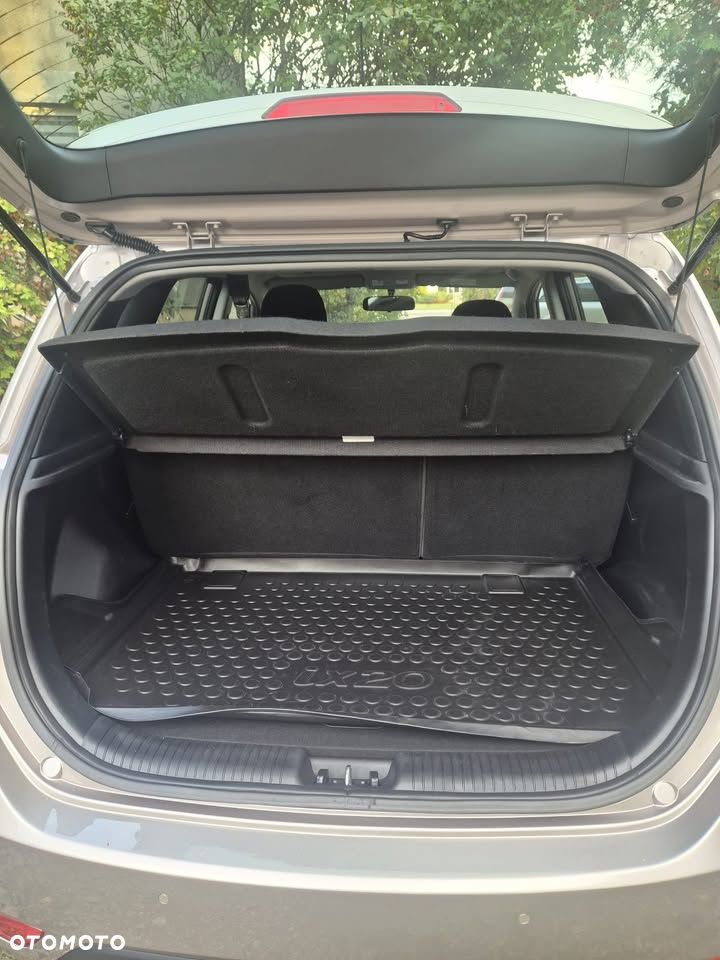 Hyundai ix20 - 12