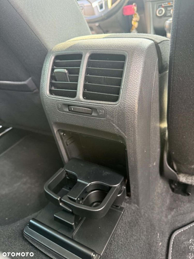 Volkswagen Golf - 10