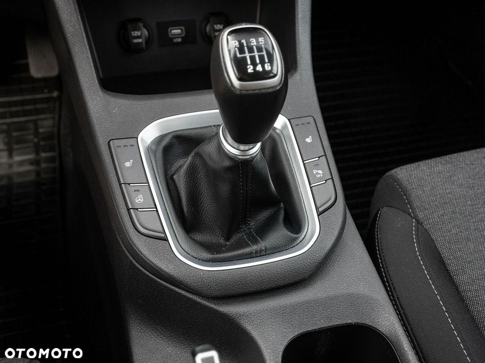 Hyundai i30 1.5 DPI Smart - 16
