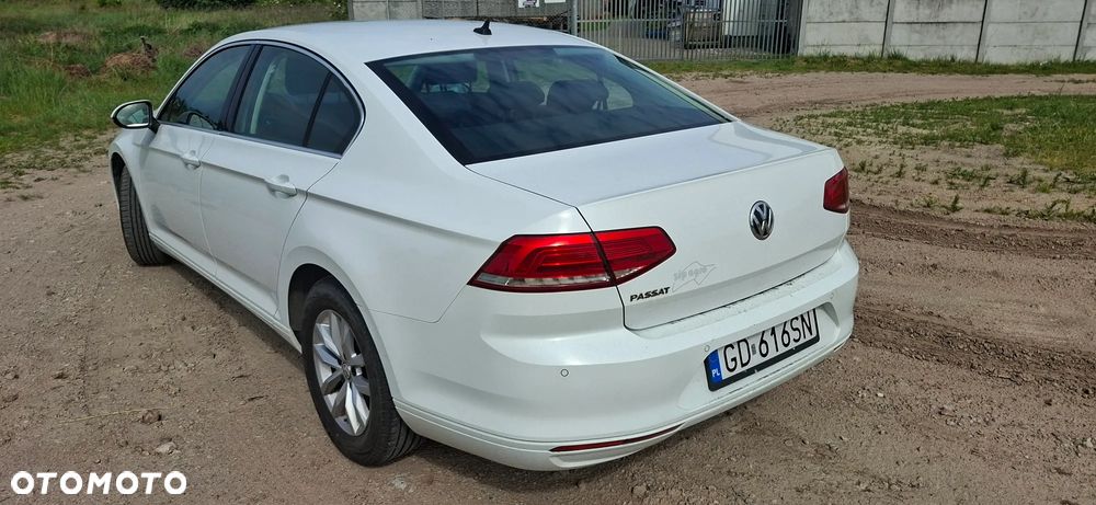 Volkswagen Passat 2.0 TDI SCR Comfortline - 3