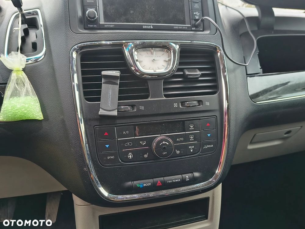 Chrysler Town & Country 3.6 Touring - 6