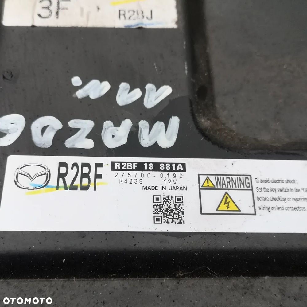 CZĘŚCI WYPOSAŻENIA WNĘTRZA ŚRODKA MAZDA 6 11R - 17