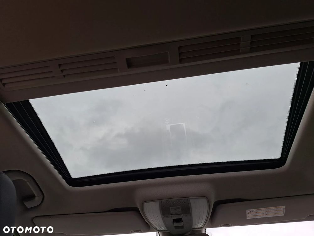 Mercedes-Benz Klasa E 250 T CDI DPF BlueEFFICIENCY Automatik Avantgarde - 28