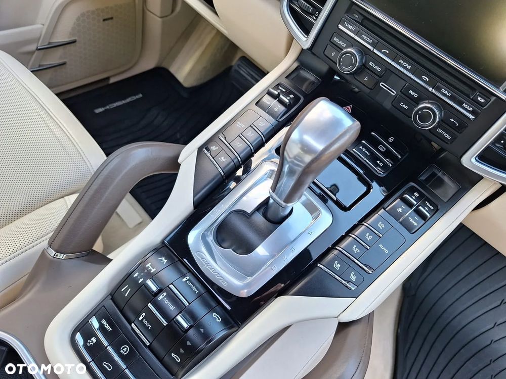 Porsche Cayenne - 3