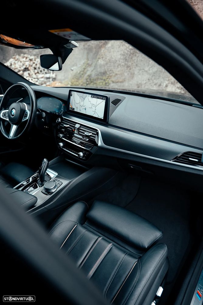 BMW 530 e Pack Desportivo M - 21